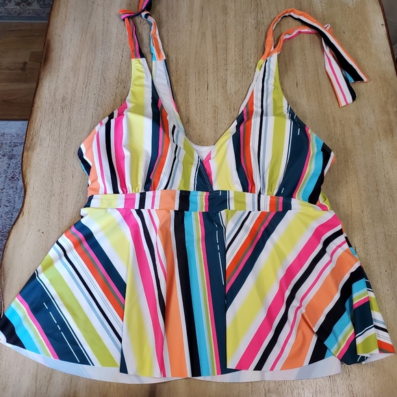 Plus size 4X swimsuit top striped adjustable straps - Picture 6 of 11